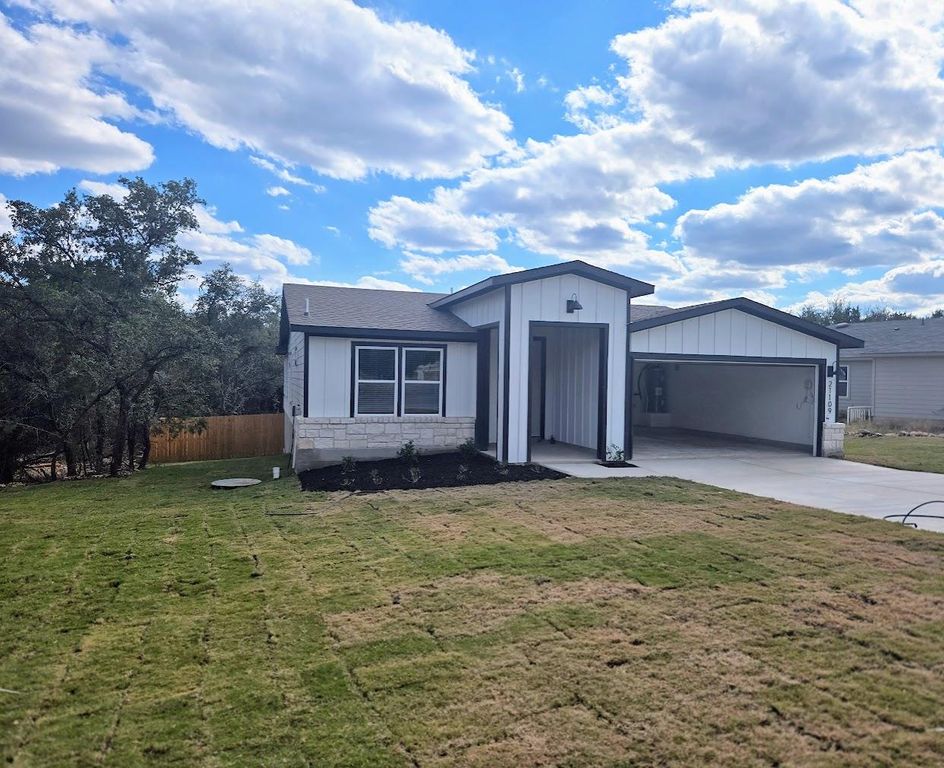 21109 Santa Paula Ave, Lago Vista, TX 78645