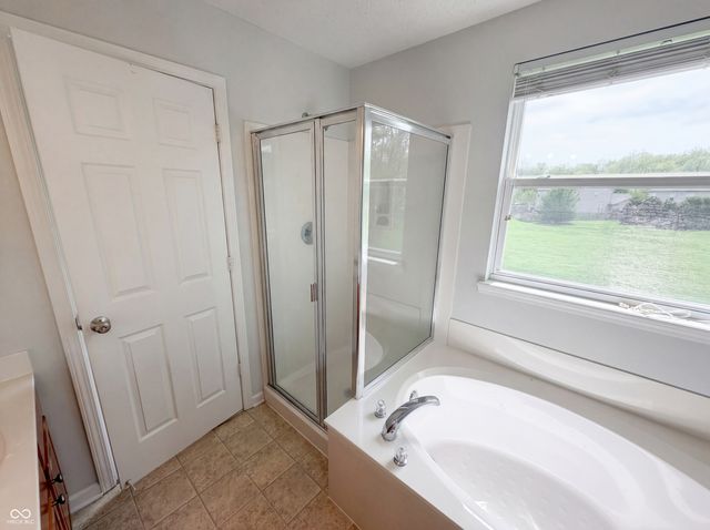 18676 Mill Grove Drive, Noblesville, IN 46062