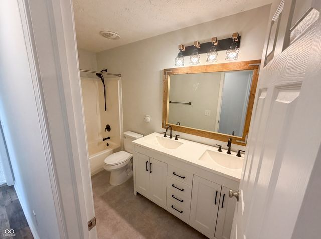 18676 Mill Grove Drive, Noblesville, IN 46062