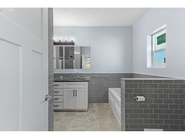 417 E MAIN St, Goldendale, WA 98620