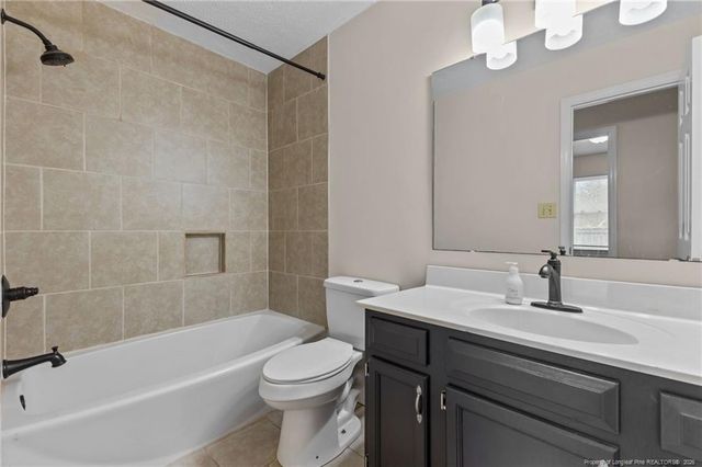 1978 Christopher Way, Fayetteville, NC 28303