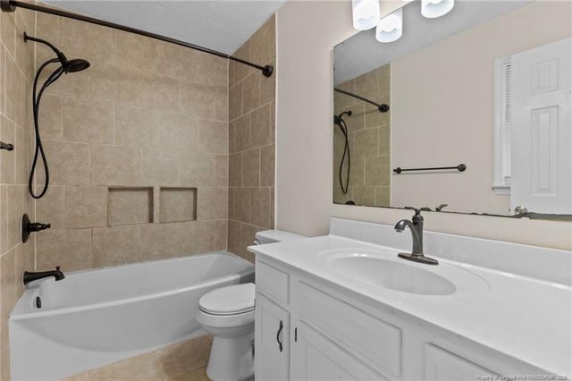 1978 Christopher Way, Fayetteville, NC 28303