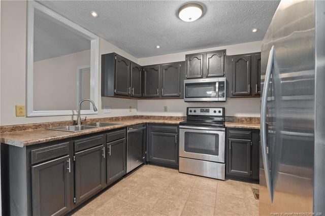 1978 Christopher Way, Fayetteville, NC 28303