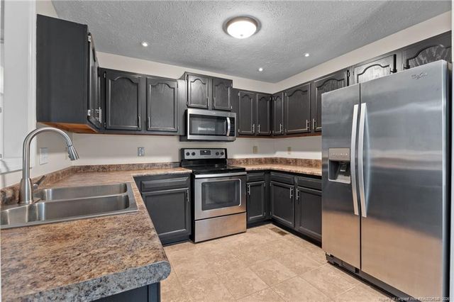 1978 Christopher Way, Fayetteville, NC 28303