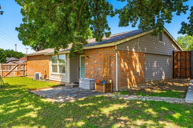 3727 French Wood Drive, Arlington, TX 76016