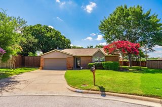 3727 French Wood Drive, Arlington, TX 76016