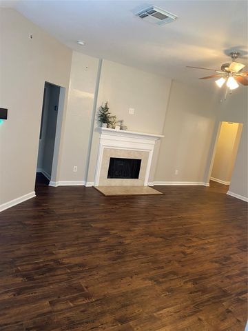 12005 Green Falls Drive, Pearland, TX 77584