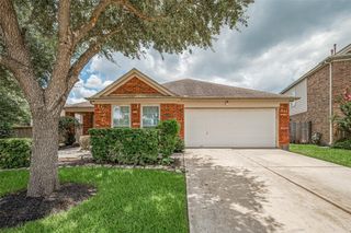 12005 Green Falls Drive, Pearland, TX 77584