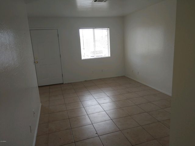 2692 S Yavapai Road Apt 3, Apache Junction, AZ 85119