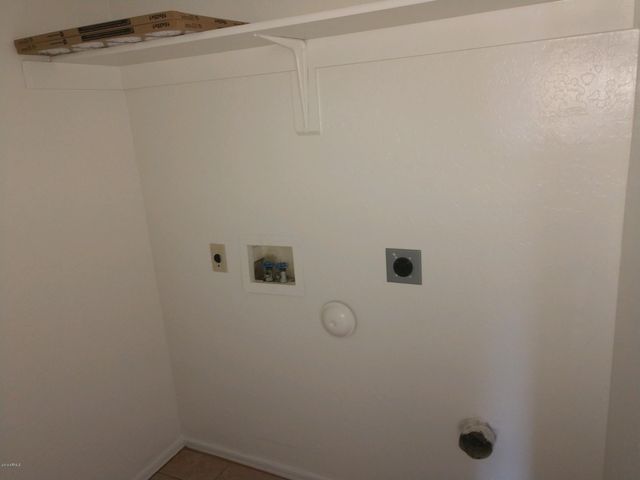 2692 S Yavapai Road Apt 3, Apache Junction, AZ 85119
