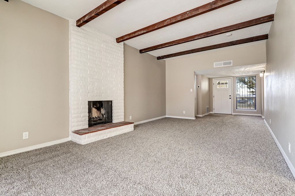 Image 16 of property listing at 3812 Lafayette Drive NE, Albuquerque, NM 87107