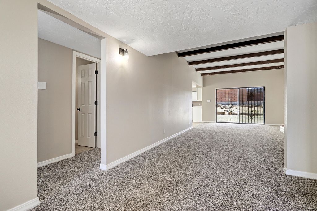 Image 3 of property listing at 3812 Lafayette Drive NE, Albuquerque, NM 87107