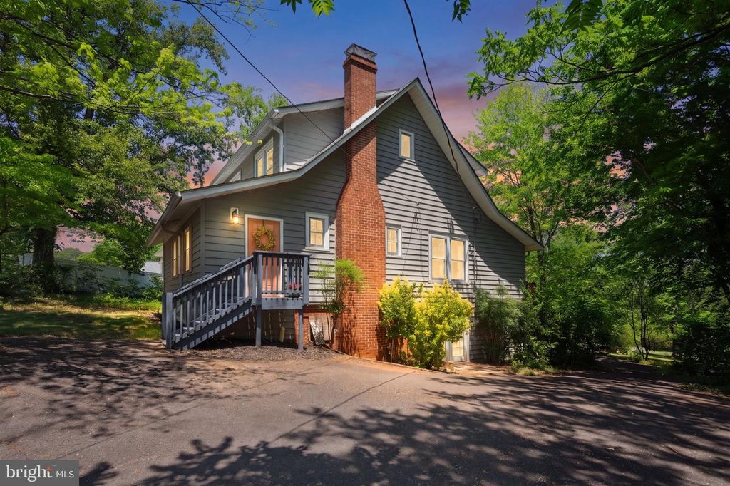 293 CAROLINE ST, Orange, VA 22960