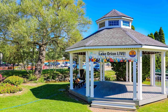 4877 Broomfield Way, Orion Twp, MI 48359