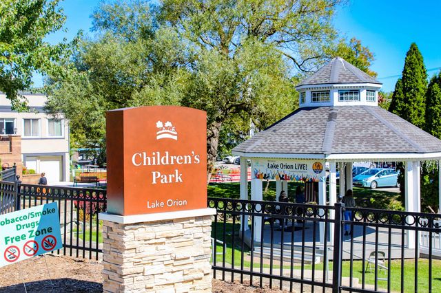 4877 Broomfield Way, Orion Twp, MI 48359