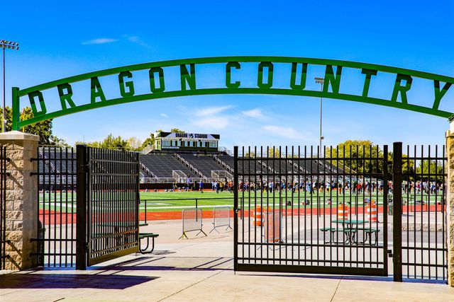 4877 Broomfield Way, Orion Twp, MI 48359