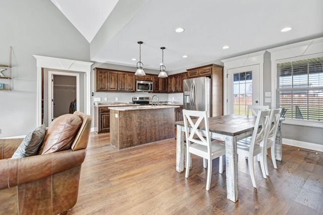 1974 Rolling Meadow Ln, Chapel Hill, TN 37034