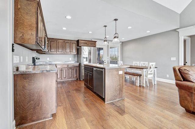 1974 Rolling Meadow Ln, Chapel Hill, TN 37034