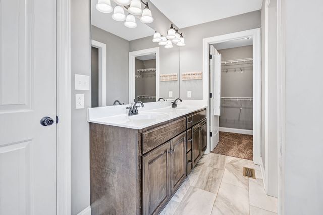 1974 Rolling Meadow Ln, Chapel Hill, TN 37034