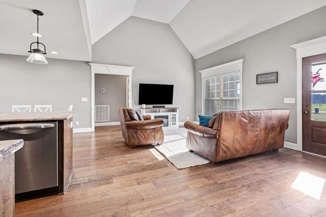 1974 Rolling Meadow Ln, Chapel Hill, TN 37034