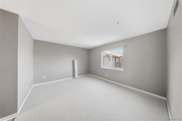 10177 Nancys Boulevard 86, Grosse Ile, MI 48138