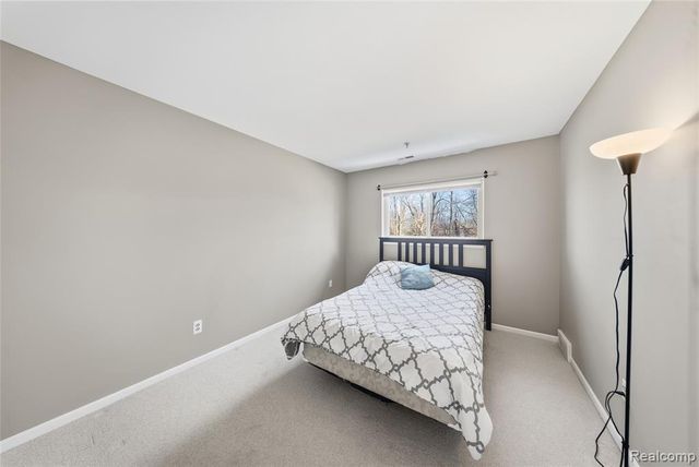 10177 Nancys Boulevard 86, Grosse Ile, MI 48138