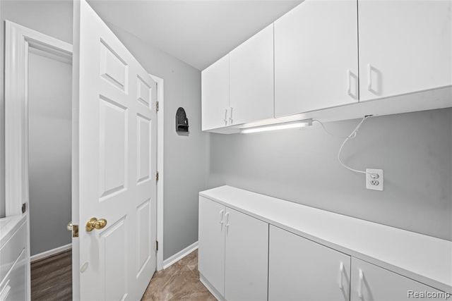 10177 Nancys Boulevard 86, Grosse Ile, MI 48138