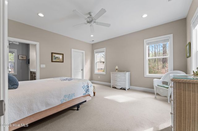 102 Roxburgh Court, West End, NC 27376