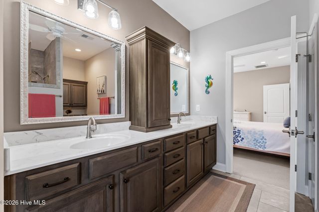 102 Roxburgh Court, West End, NC 27376