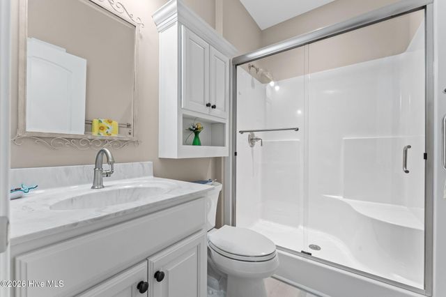 102 Roxburgh Court, West End, NC 27376