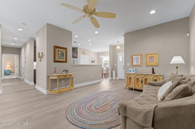 102 Roxburgh Court, West End, NC 27376