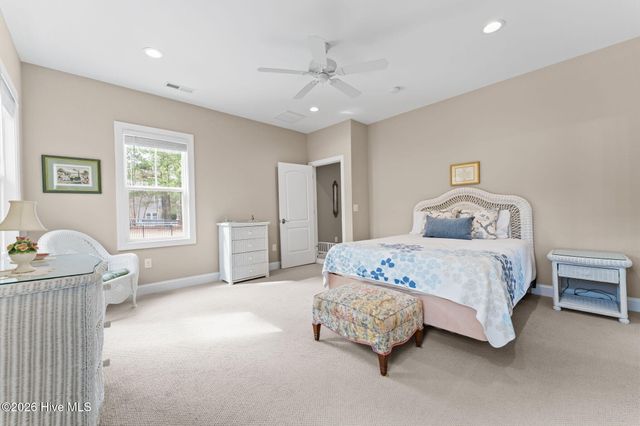 102 Roxburgh Court, West End, NC 27376