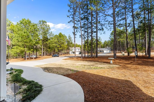 102 Roxburgh Court, West End, NC 27376