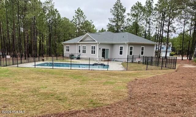 102 Roxburgh Court, West End, NC 27376