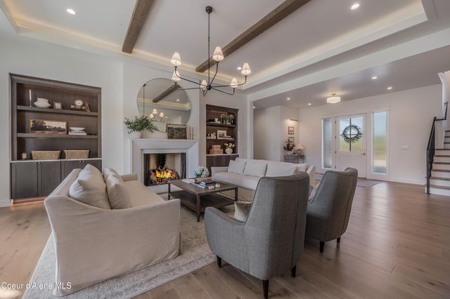 1404 E Bruin LOOP, Hayden, ID 83835