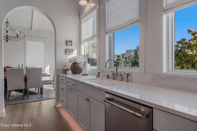 1404 E Bruin LOOP, Hayden, ID 83835