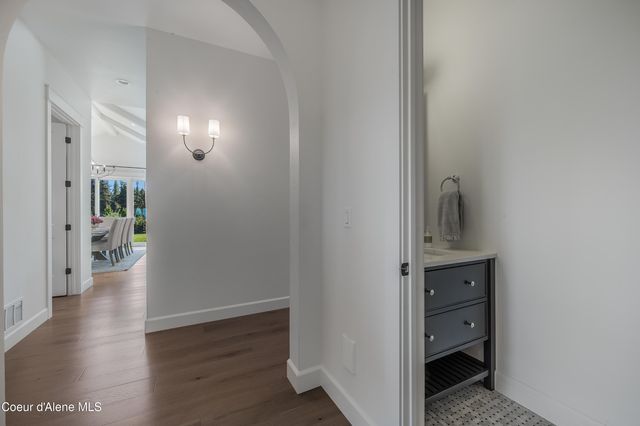 1404 E Bruin LOOP, Hayden, ID 83835