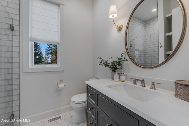 1404 E Bruin LOOP, Hayden, ID 83835