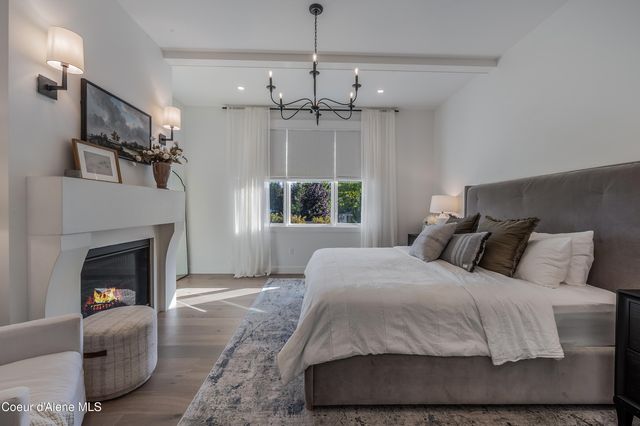 1404 E Bruin LOOP, Hayden, ID 83835