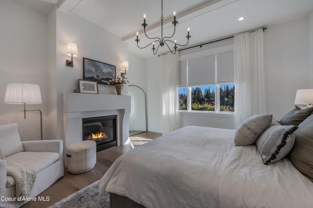 1404 E Bruin LOOP, Hayden, ID 83835