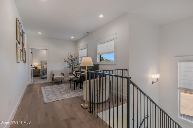 1404 E Bruin LOOP, Hayden, ID 83835