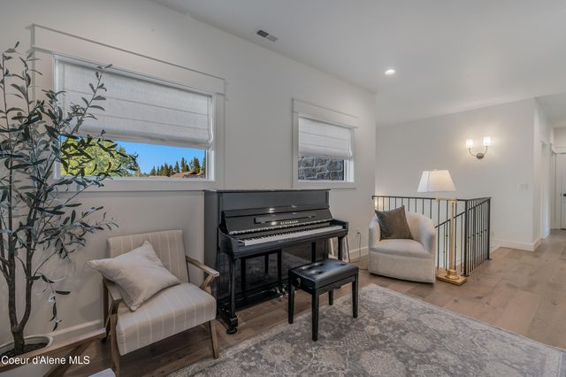 1404 E Bruin LOOP, Hayden, ID 83835