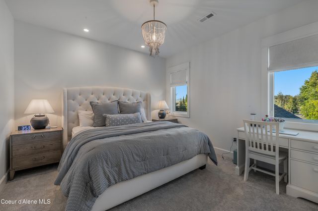 1404 E Bruin LOOP, Hayden, ID 83835