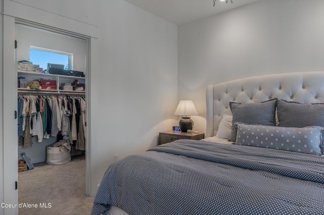 1404 E Bruin LOOP, Hayden, ID 83835