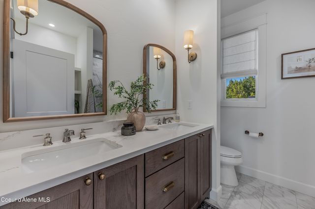 1404 E Bruin LOOP, Hayden, ID 83835