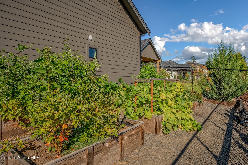 1404 E Bruin LOOP, Hayden, ID 83835 photo 11