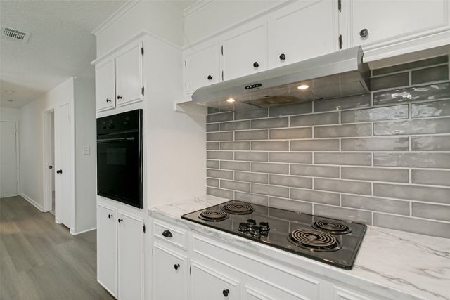 4009 Twilight Drive S, Benbrook, TX 76116