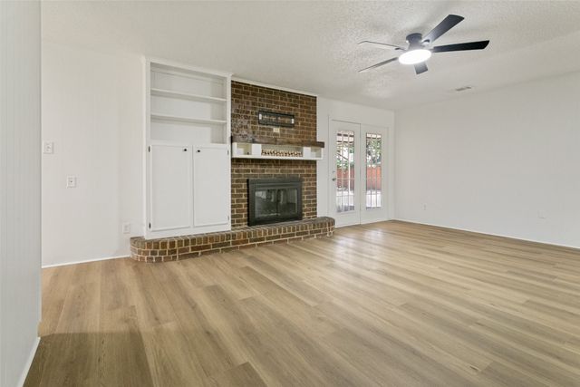 4009 Twilight Drive S, Benbrook, TX 76116