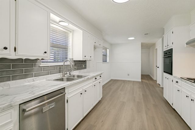 4009 Twilight Drive S, Benbrook, TX 76116