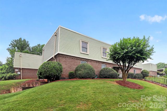 2610 Park Road E, Charlotte, NC 28209